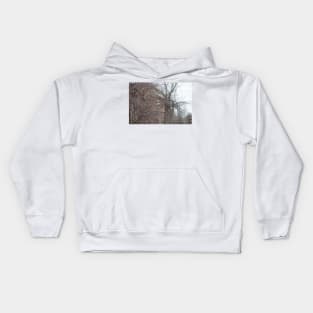 Old barn Lakeshore ON. Kids Hoodie